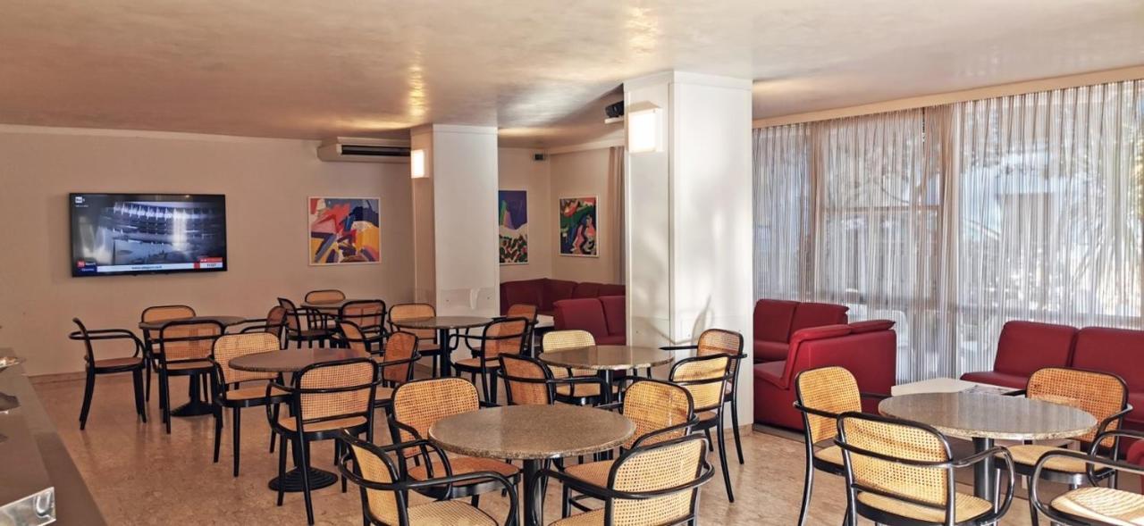 Hotel Cosmos Rimini Buitenkant foto