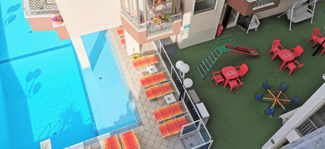 Hotel Cosmos Rimini Buitenkant foto