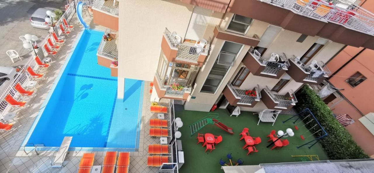 Hotel Cosmos Rimini Buitenkant foto