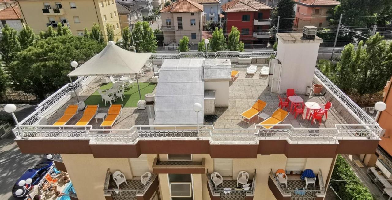 Hotel Cosmos Rimini Buitenkant foto
